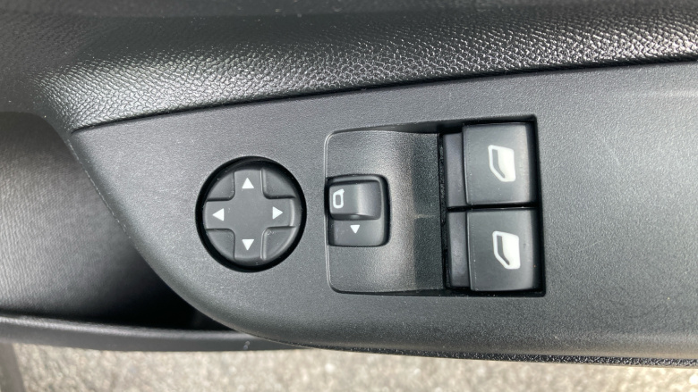 Vauxhall Corsa 1.2 SE 5dr Petrol Hatchback